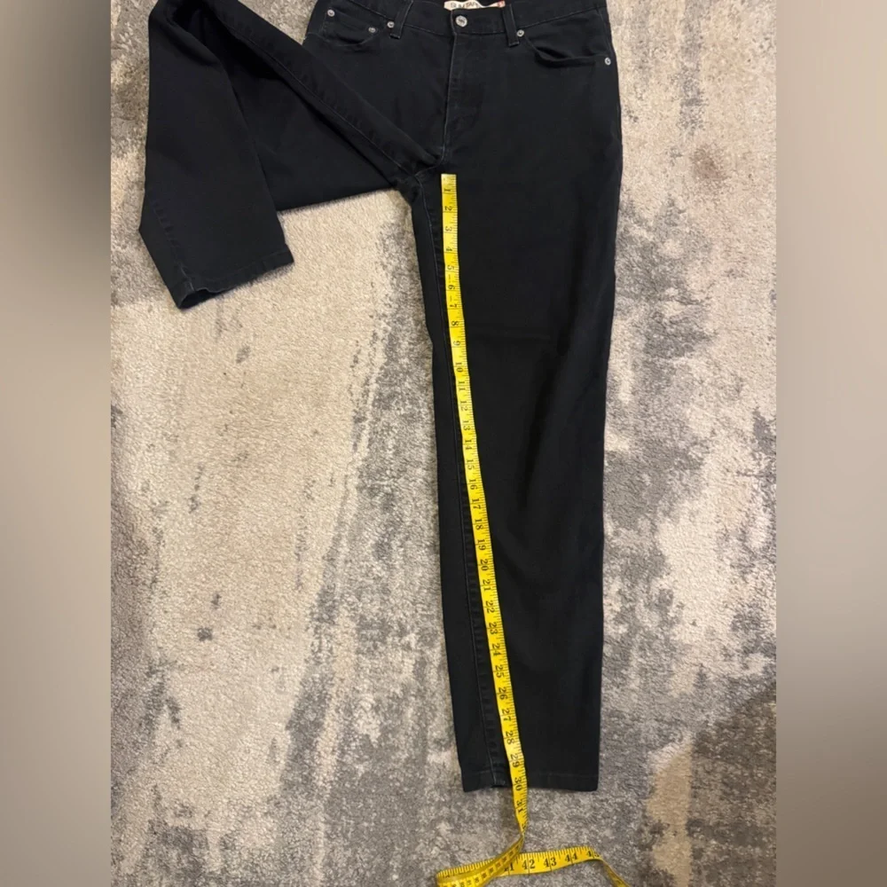 Levis dark jeans